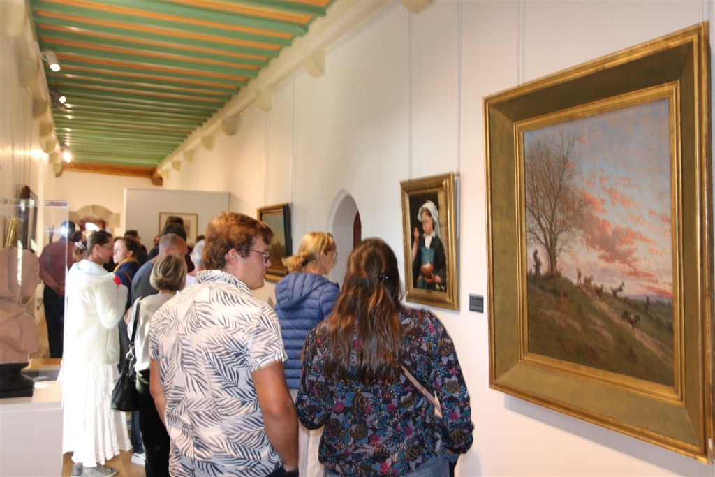 Galerie de peinture du musée. Ville de Vitré.