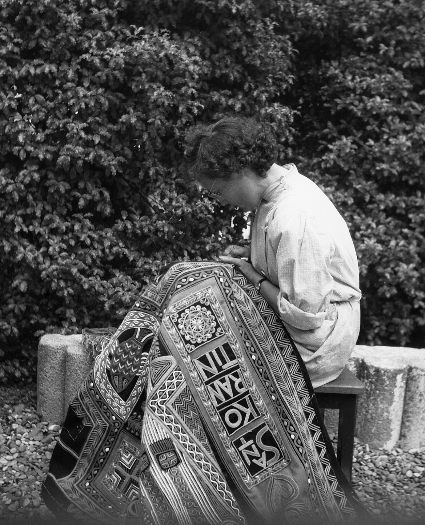 Bannière de Locronan 1953 Thérèse Narzul, coll. G Le Minor DR.